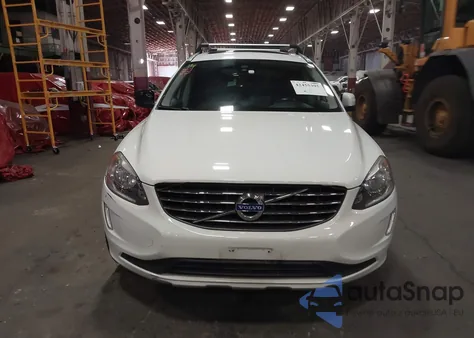 2016 Volvo Xc60 T5 Premier из США, поврежденный, VIN YV4612RK4G2786016